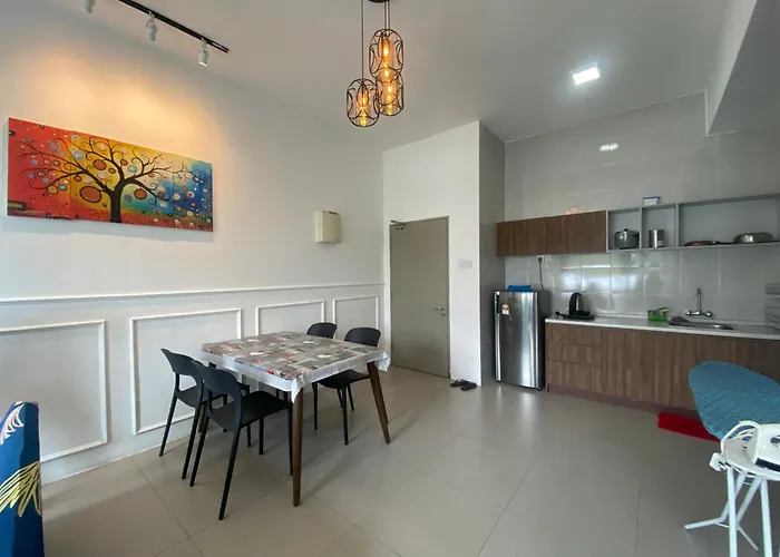 Play Residence At Golden Hills