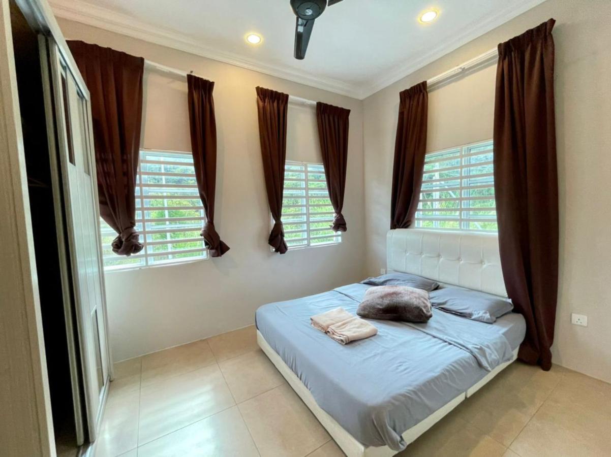 Apartment Play At Golden Hills *