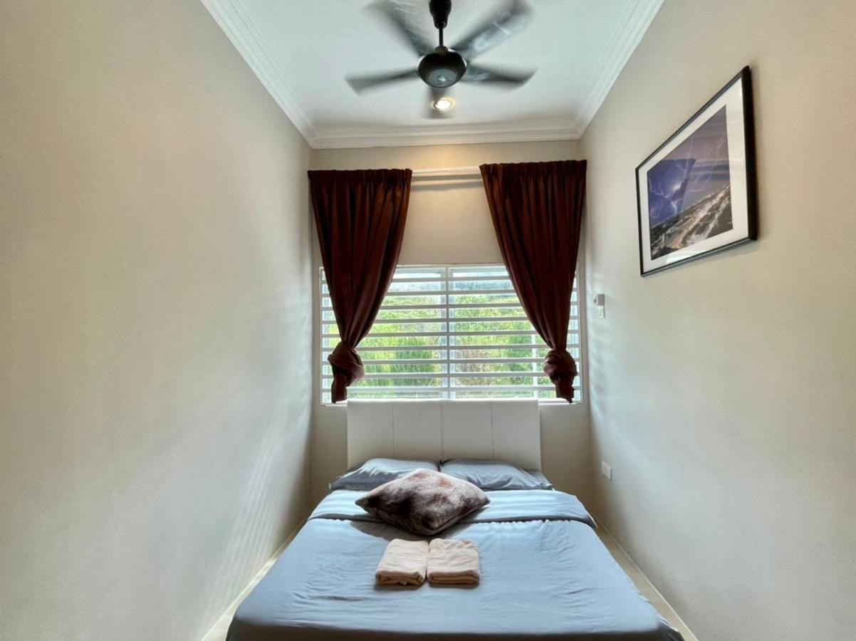 Play At Golden Hills Apartment *