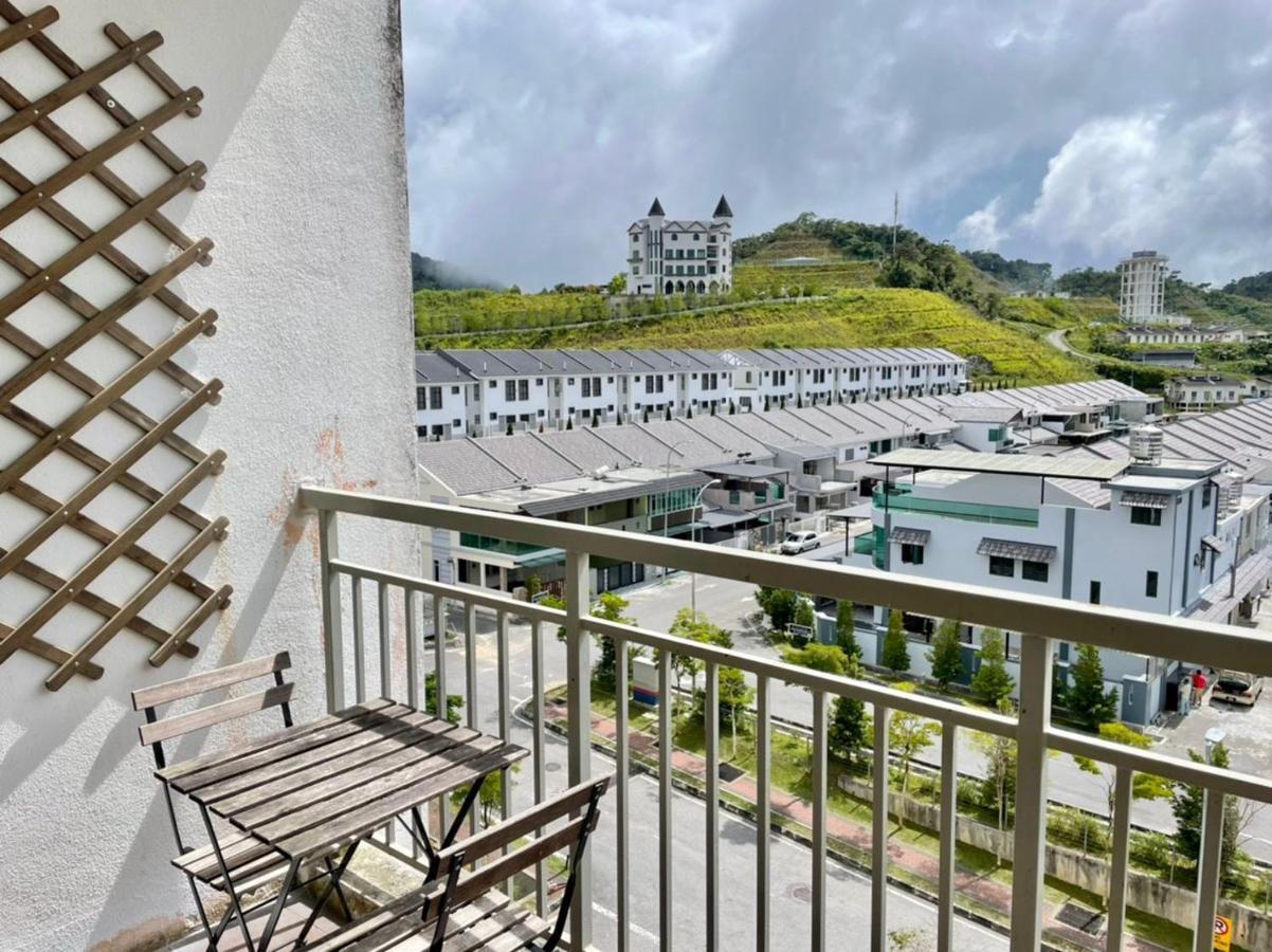 Play At Golden Hills Apartment