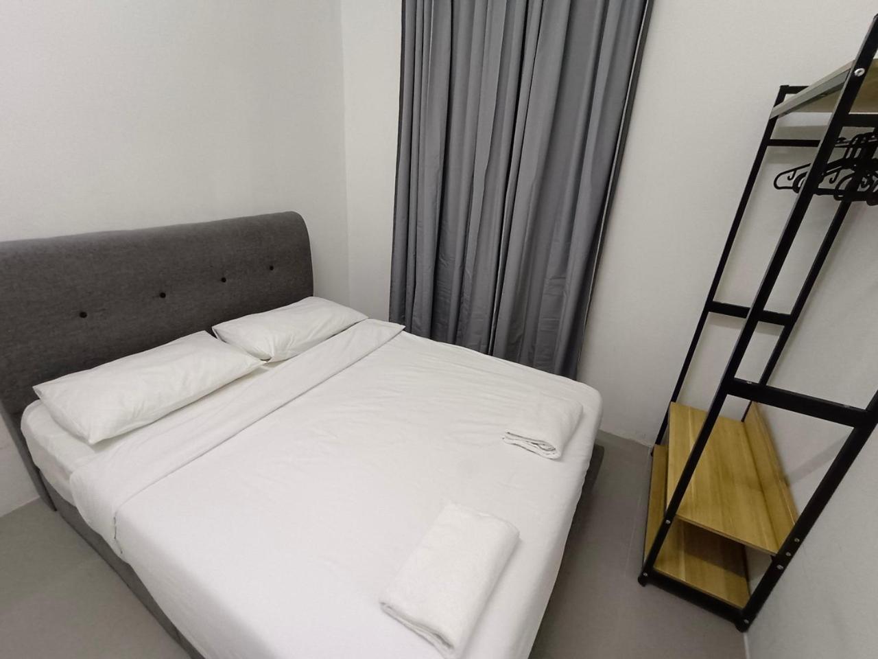 Play At Golden Hills Apartment