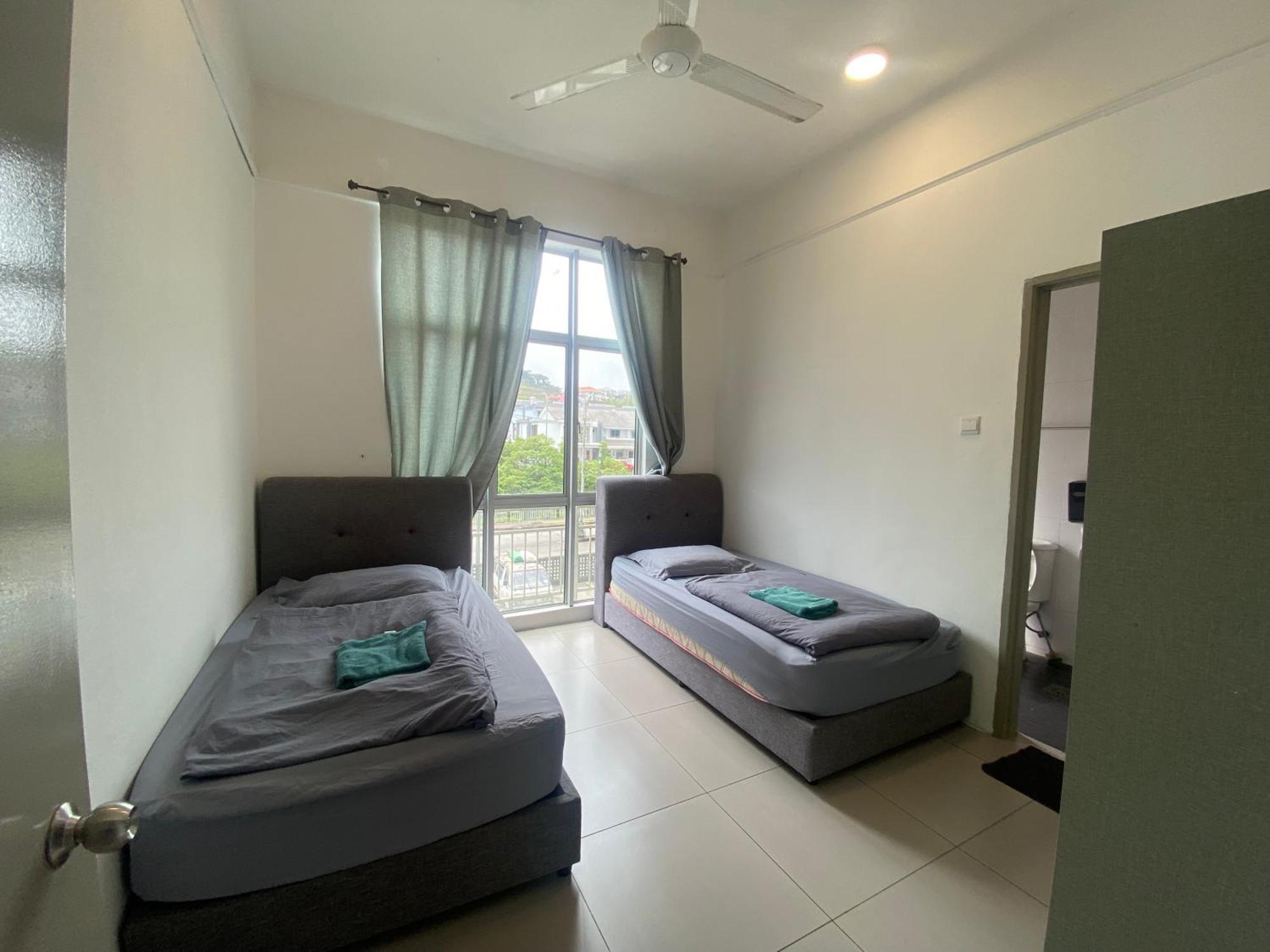 Play At Golden Hills Apartment