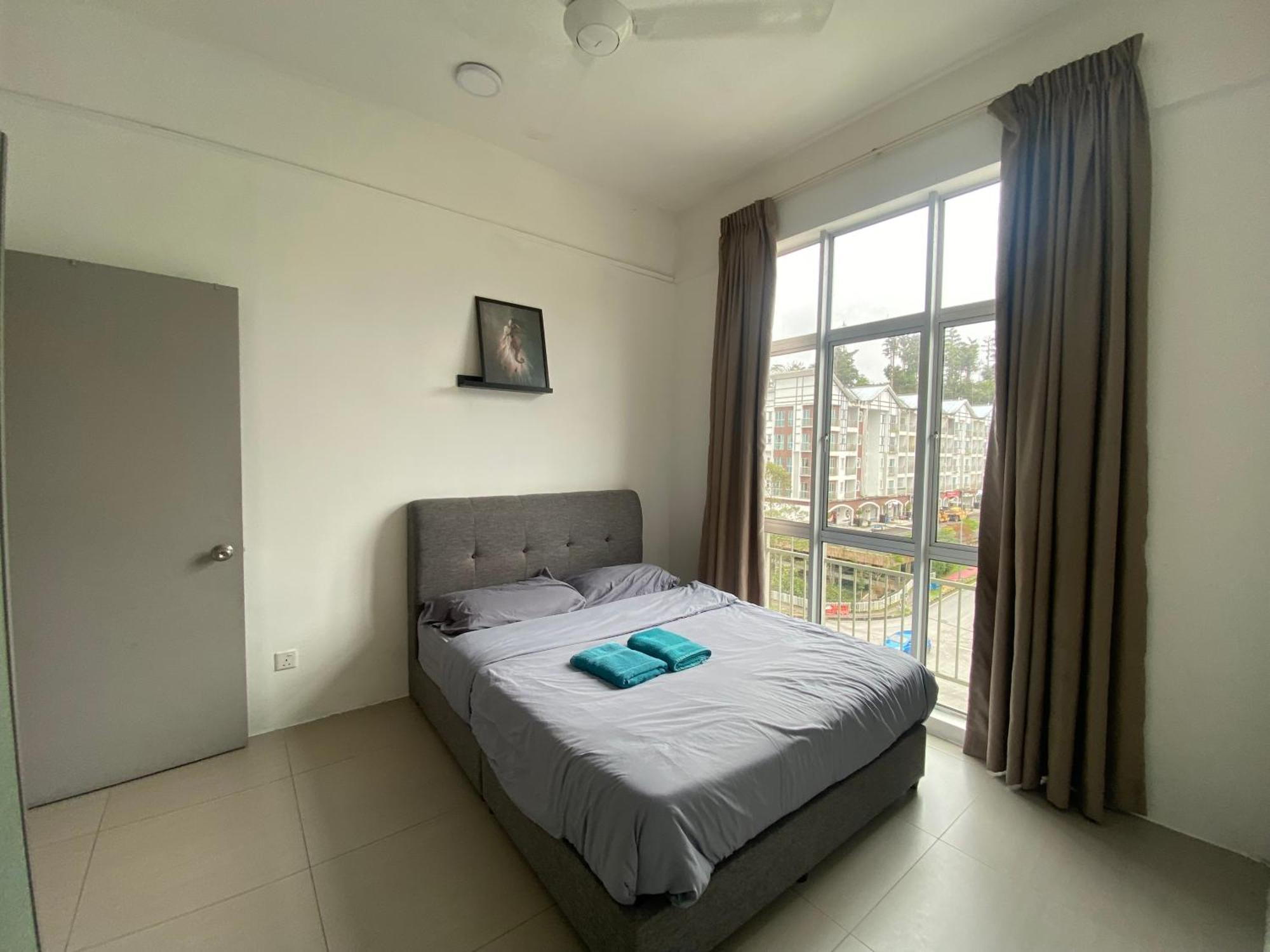 Apartment Play At Golden Hills *